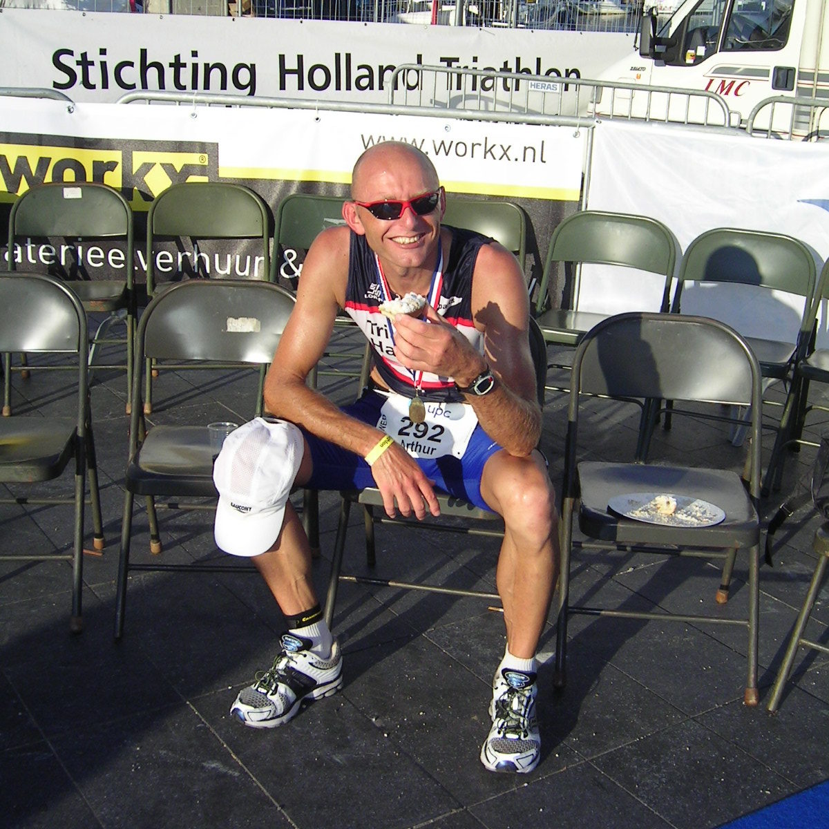 Arthur Mekenkamp Na De Finish Van De Hele Triathlon In Almere